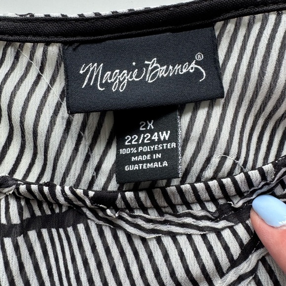 Maggie Barnes Plus 2X Black White Artsy Rose Print Blouse Flowy Sheer Top - Picture 6 of 8